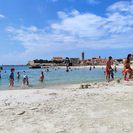 Apartments With A Swimming Pool Banjol, Rab - 11382 Luaran gambar