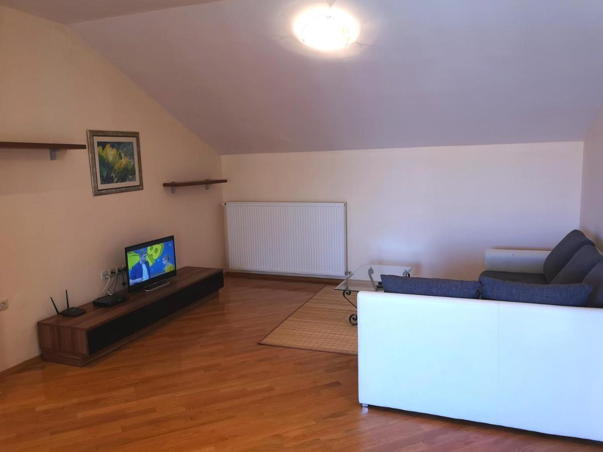 Apartments With A Swimming Pool Banjol, Rab - 11382 Luaran gambar