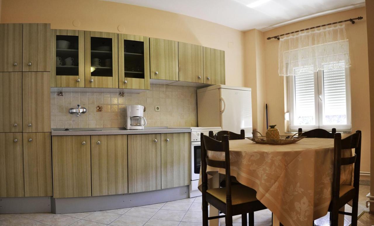 Apartments With A Swimming Pool Banjol, Rab - 11382 Luaran gambar