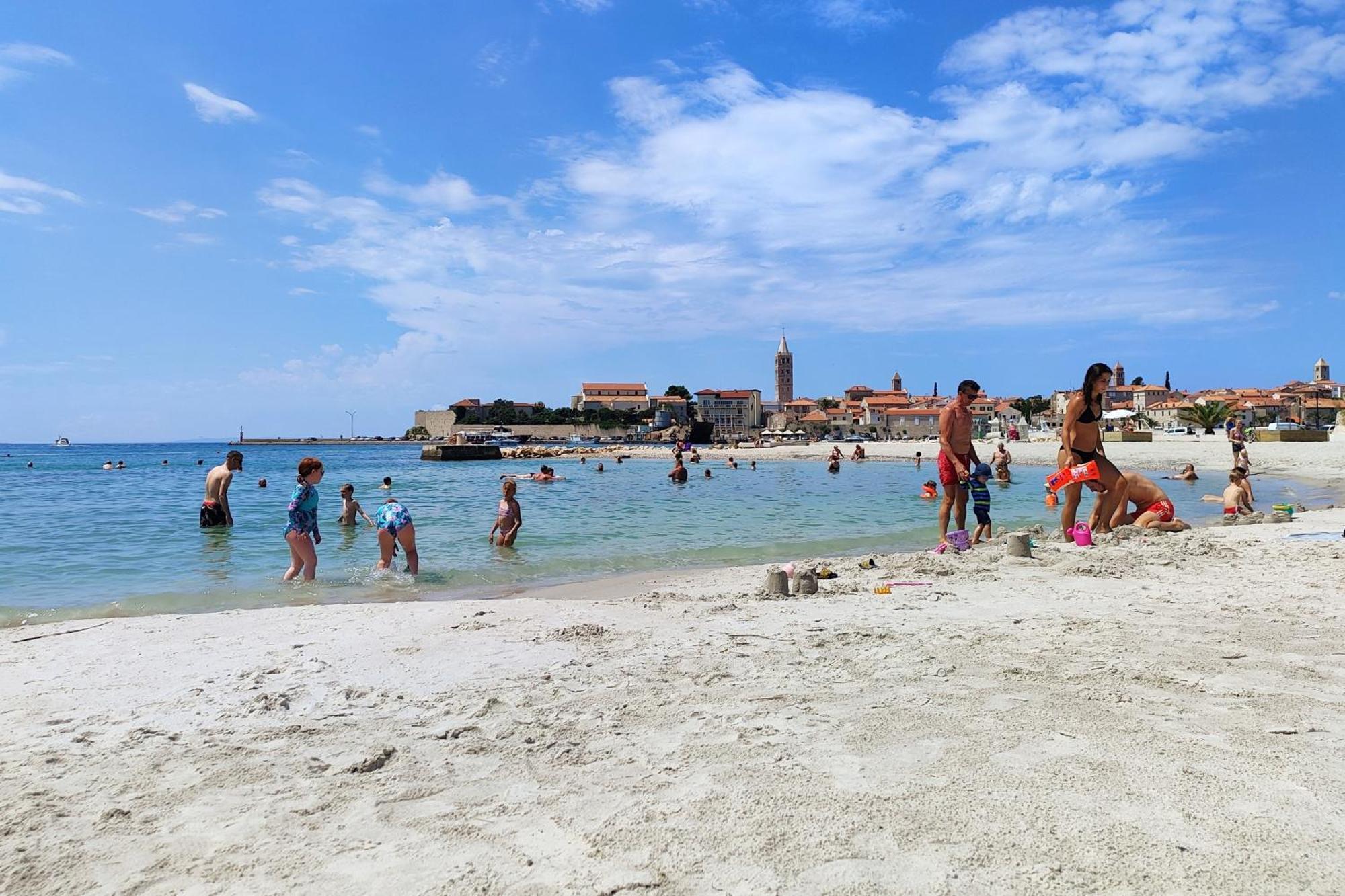 Apartments With A Swimming Pool Banjol, Rab - 11382 Luaran gambar